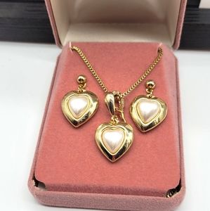 ❤️Elegant pearl heart necklace & earrings set.